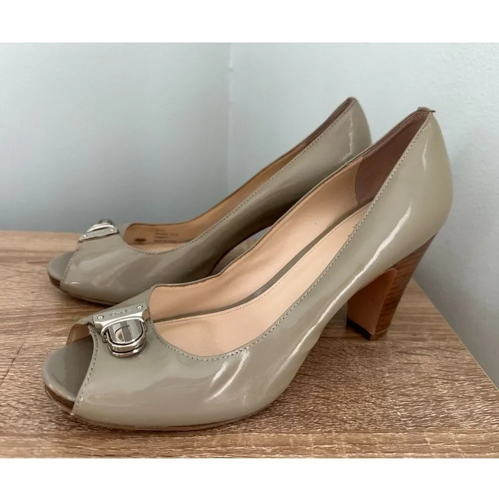 COACH Helaine Peep-toe Pumps Patent Leather Classic Buckle Accent Shoes size 8.5